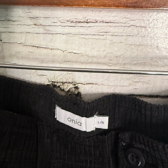 Onia Jumbo Corduroy Expedition Shorts in Black size large - Picture 3 of 5